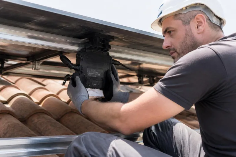 découvrez notre guide complet sur les panneaux solaires qcells hanwha compatibles avec solaredge et enphase, incluant des applications performantes pour optimiser votre installation photovoltaïque.